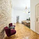 Apartamento Large For Groups Center Dist. Vii *