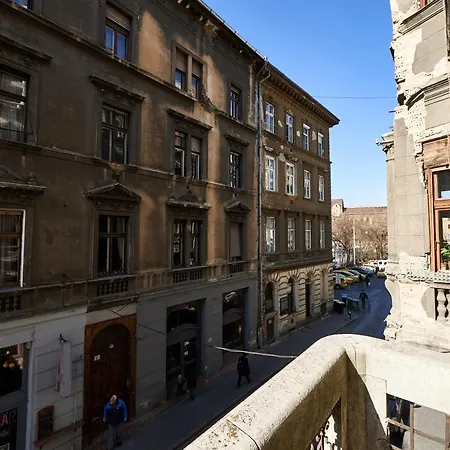 Large For Groups Center Dist. Vii Appartamento Budapest