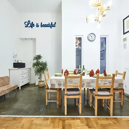 Apartment Large For Groups Center Dist. Vii *
